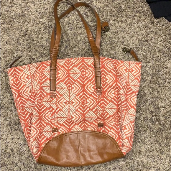 Lucky Brand Geometric Red and Tan Tote - Picture 2 of 6